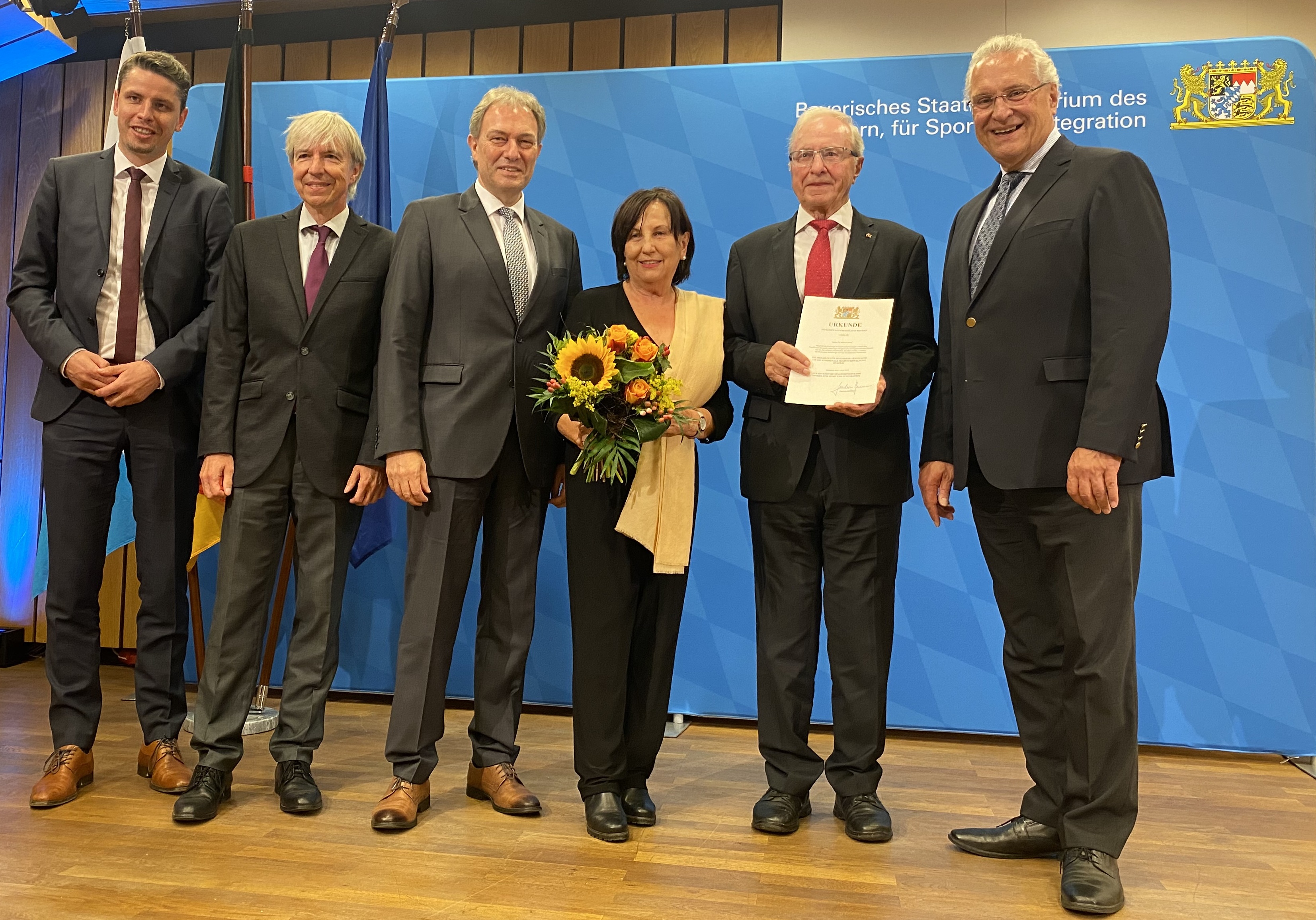 Kommunale Verdienstmedaille in Gold für Dr. Heinz Köhler 