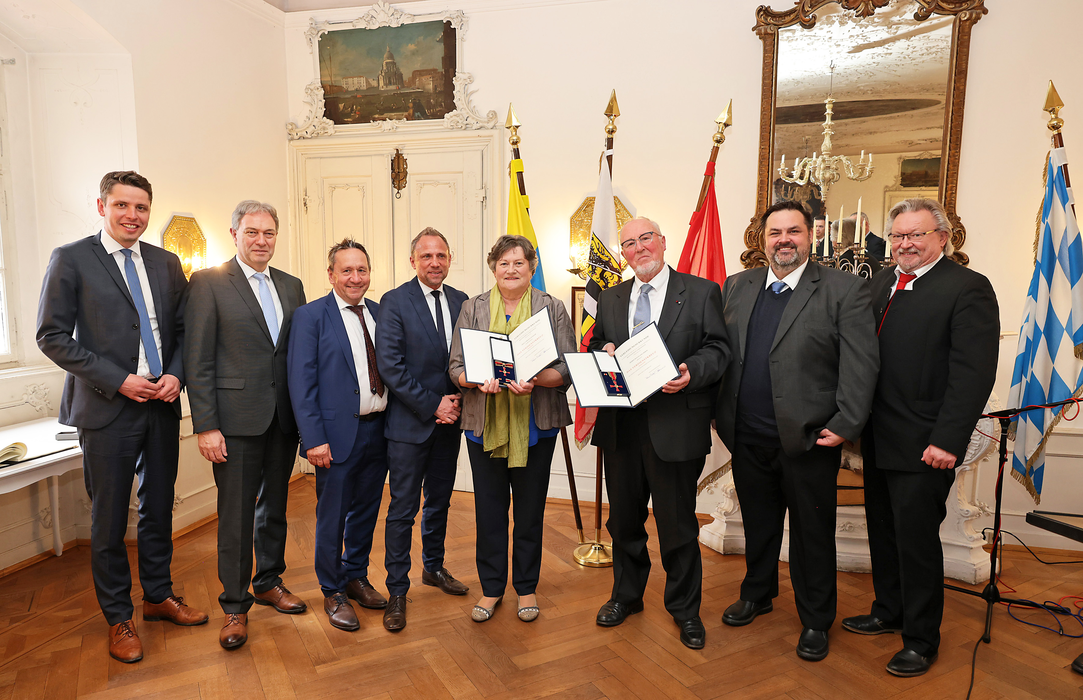 Bundesverdienstorden für Christa Steiger und Wolfgang Simon