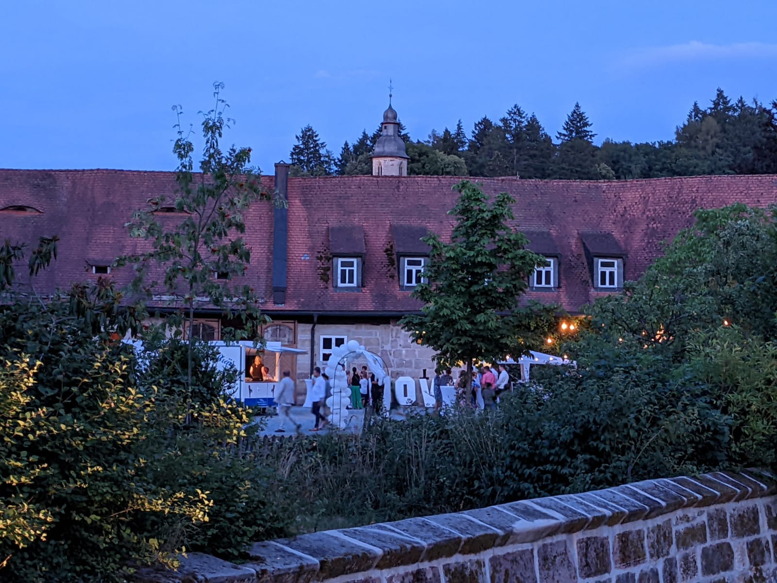 Leider haben wir keinen Alternativtext zu diesem Bild. Wir arbeiten daran und bitten um Ihr Verständnis.