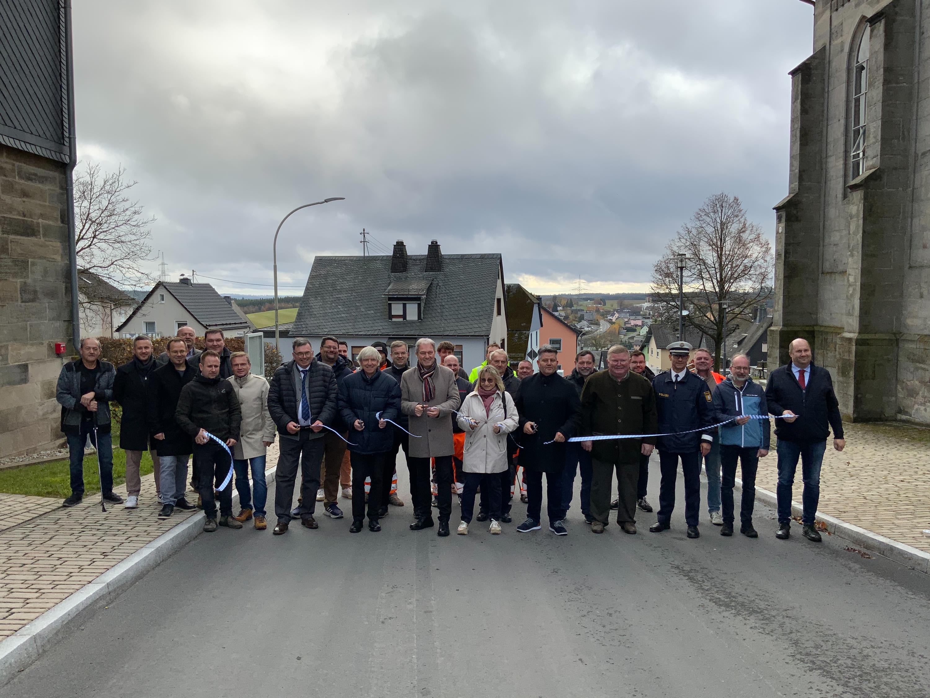 Verkehrsfreigabe der Kreisstraße KC 7 in Tschirn nach Ausbau