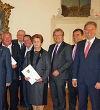 Goldene Landkreis-Ehrennadel Steinwiesen, Mitwitz, Schneckenlohe, Marktrodach, Wallenfels und Stockheim2019.jpg